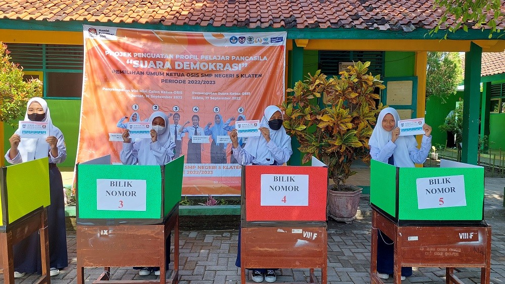 Belajar Demokrasi, Siswa SMPN 5 Klaten Pilih Ketua OSIS Ala Pemilu  